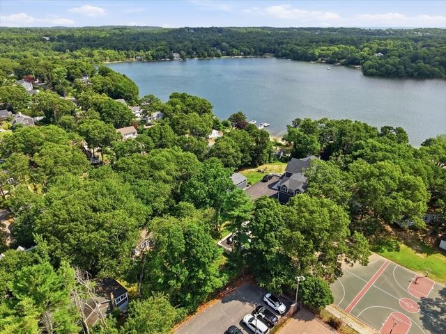 7 Pond Ter, Plymouth, MA 02360