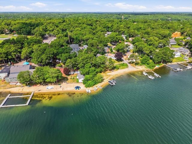 7 Pond Ter, Plymouth, MA 02360