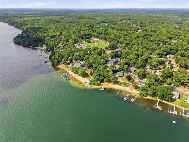 7 Pond Ter, Plymouth, MA 02360