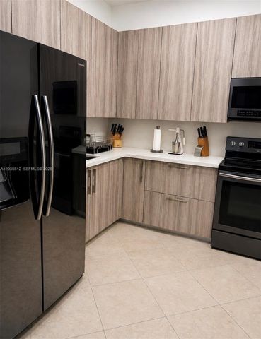 10395 SW 67th Ave, Pinecrest, FL 33156