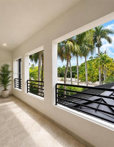 10395 SW 67th Ave, Pinecrest, FL 33156