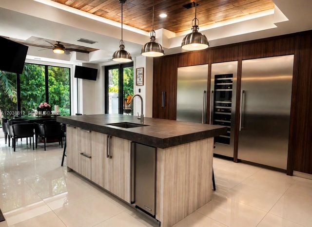 10395 SW 67th Ave, Pinecrest, FL 33156