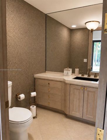 10395 SW 67th Ave, Pinecrest, FL 33156