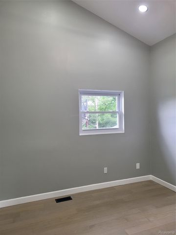 38525 Little Mack Avenue, Clinton Charter Township, MI 48036
