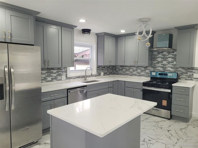 38525 Little Mack Avenue, Clinton Charter Township, MI 48036