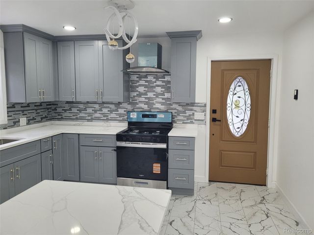 38525 Little Mack Avenue, Clinton Charter Township, MI 48036