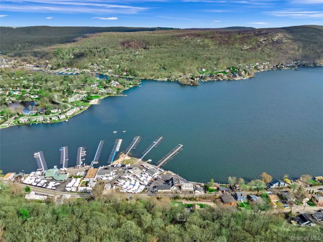 621 Jersey Avenue, Greenwood Lake, NY 10925