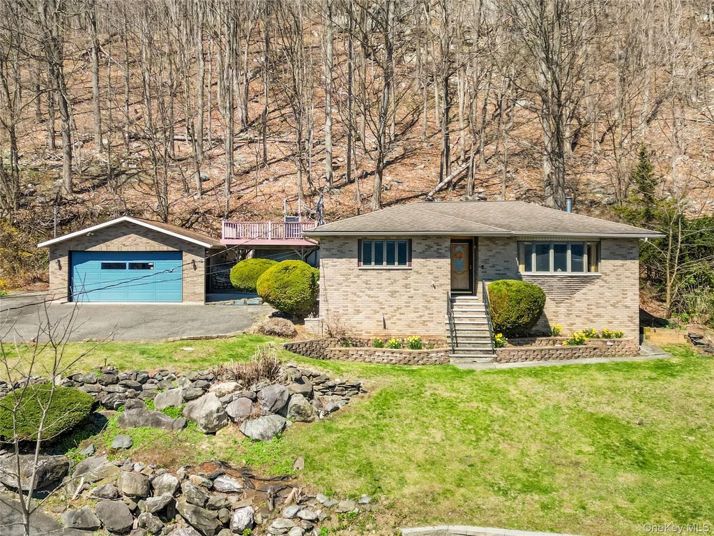 621 Jersey Avenue, Greenwood Lake, NY 10925