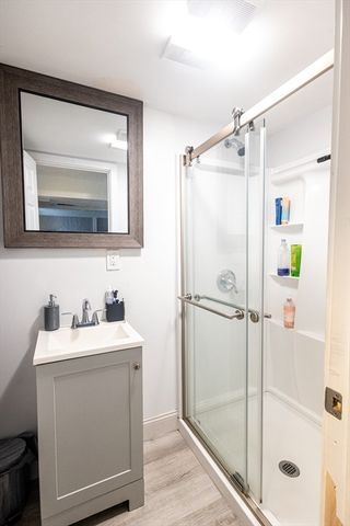 40 Neal St, Walpole, MA 02081