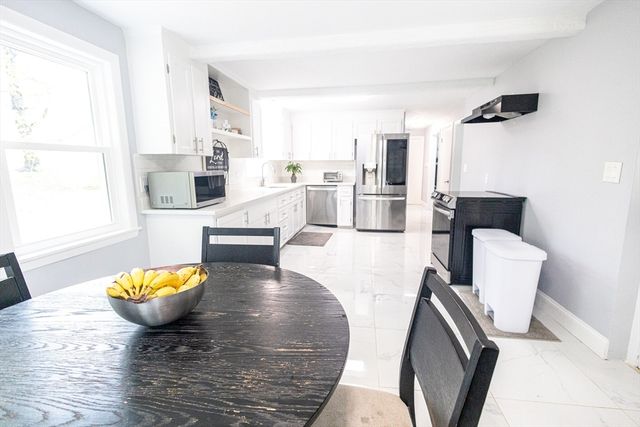 40 Neal St, Walpole, MA 02081
