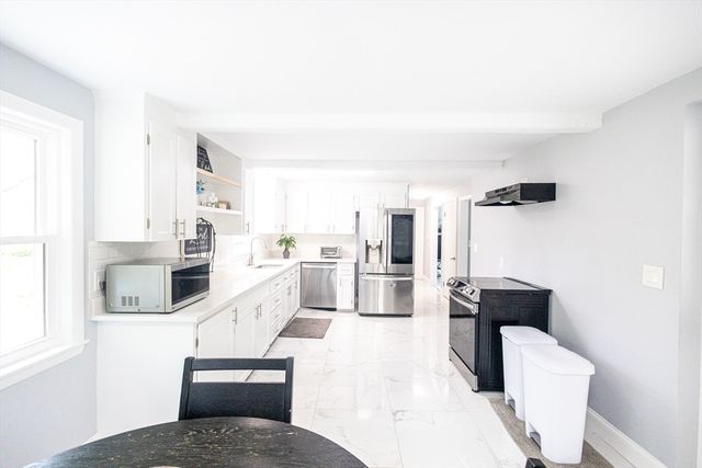 40 Neal St, Walpole, MA 02081