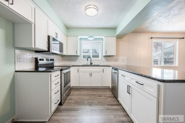 2415 Eastview Drive, Idaho Falls, ID 83401