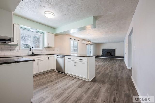 2415 Eastview Drive, Idaho Falls, ID 83401