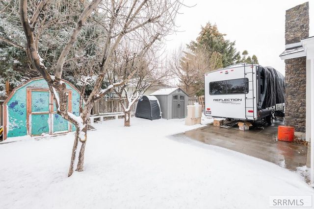 2415 Eastview Drive, Idaho Falls, ID 83401