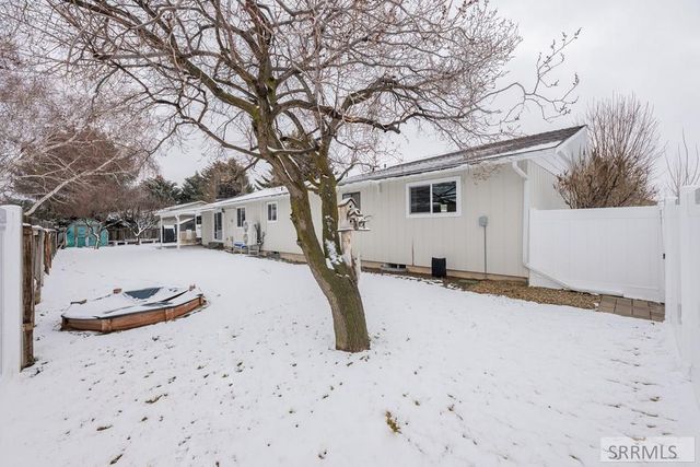 2415 Eastview Drive, Idaho Falls, ID 83401