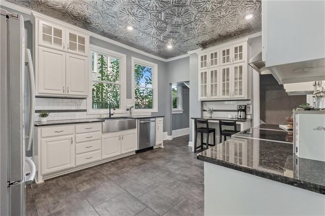 2406 Brooklyn Avenue, Kansas City, MO 64127