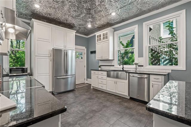 2406 Brooklyn Avenue, Kansas City, MO 64127