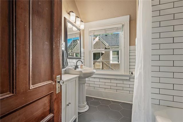 2406 Brooklyn Avenue, Kansas City, MO 64127