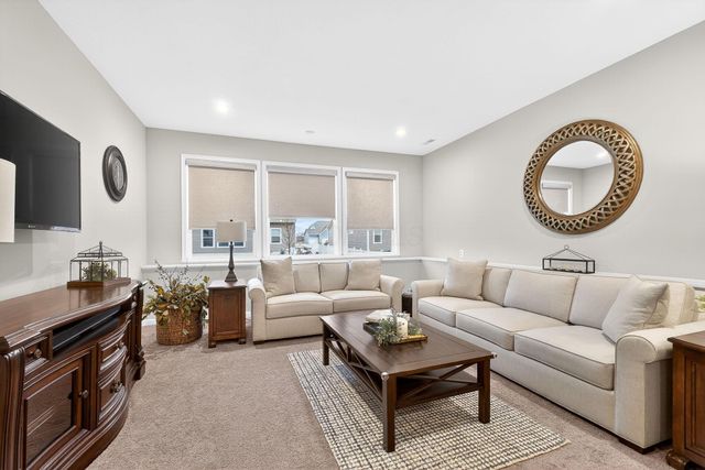 143 Cinnamon Teal Street, Pickerington, OH 43147