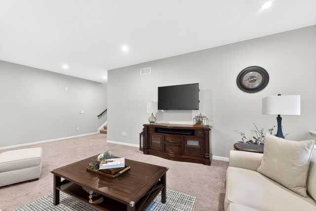 143 Cinnamon Teal Street, Pickerington, OH 43147