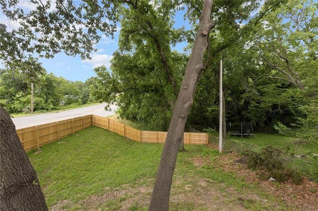 11200 E 40th Street S, Independence, MO 64052