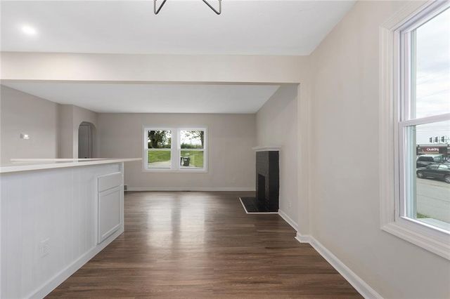 11200 E 40th Street S, Independence, MO 64052