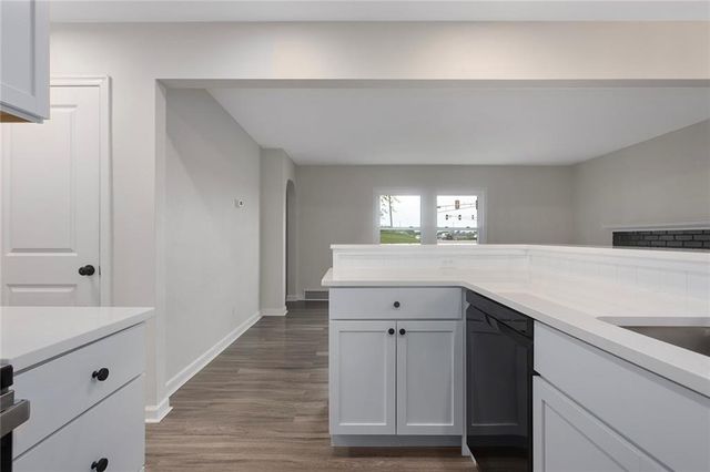 11200 E 40th Street S, Independence, MO 64052