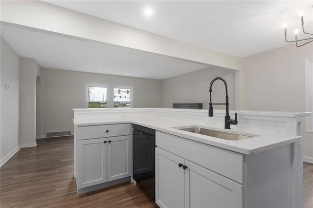11200 E 40th Street S, Independence, MO 64052