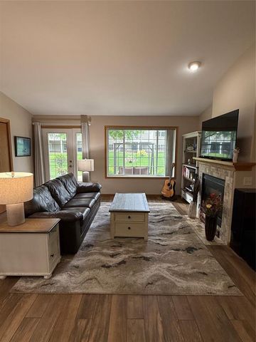 4222 W Robin Meadows Lane, Eau Claire, WI 54701