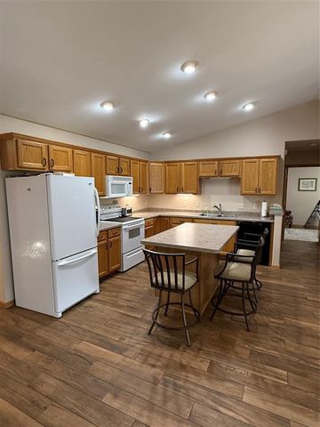 4222 W Robin Meadows Lane, Eau Claire, WI 54701