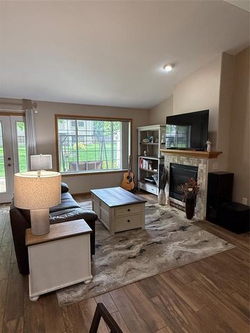 4222 W Robin Meadows Lane, Eau Claire, WI 54701