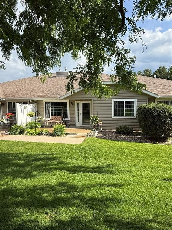 4222 W Robin Meadows Lane, Eau Claire, WI 54701