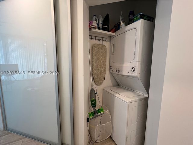 45 SW 9th St 4408, Miami, FL 33130