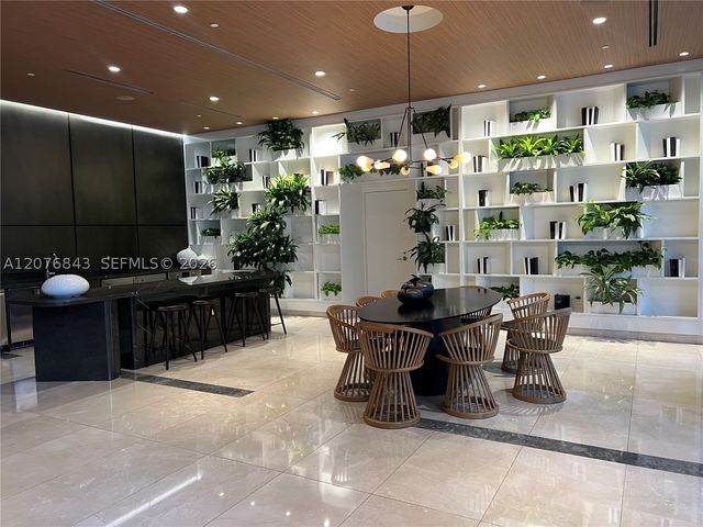45 SW 9th St 4408, Miami, FL 33130