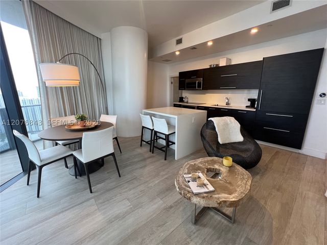 45 SW 9th St 4408, Miami, FL 33130