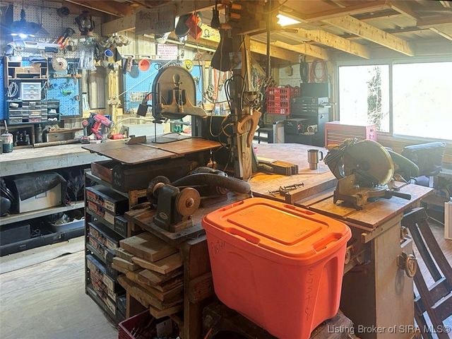 8273 E Doe Run Road, Madison, IN 47250