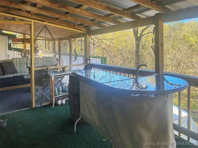 8273 E Doe Run Road, Madison, IN 47250