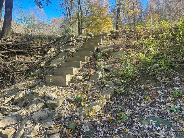 8273 E Doe Run Road, Madison, IN 47250