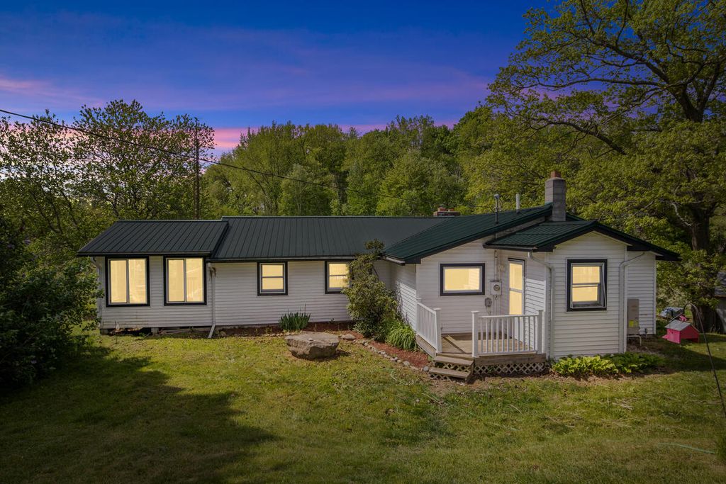 1674 W 104th Street, Ashland Twp, MI 49327