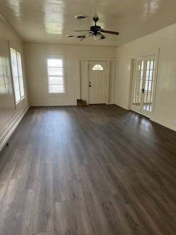 712 E Main Street, Whitesboro, TX 76273