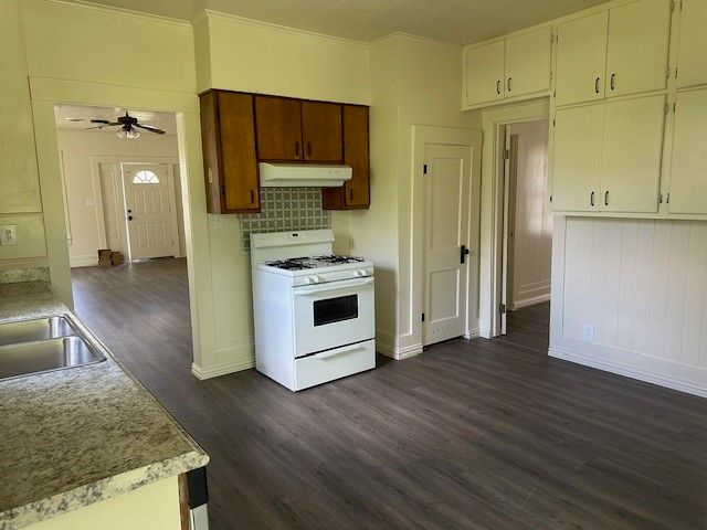 712 E Main Street, Whitesboro, TX 76273