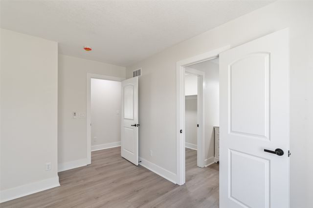 4026 Glover Avenue, Des Moines, IA 50315
