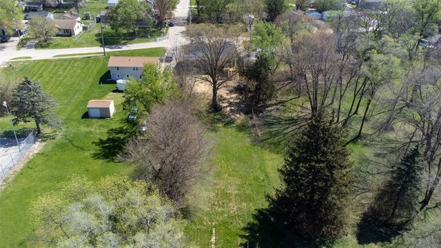 4026 Glover Avenue, Des Moines, IA 50315