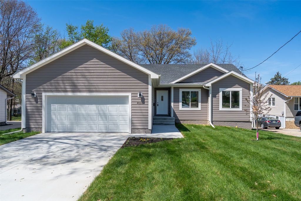4026 Glover Avenue, Des Moines, IA 50315