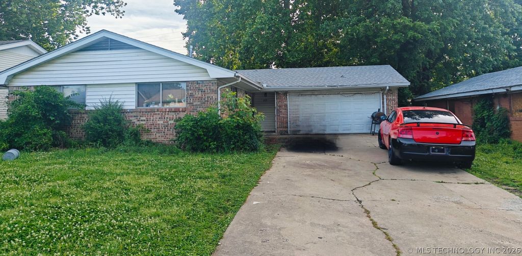 5512 N Hartford Place, Tulsa, OK 74126