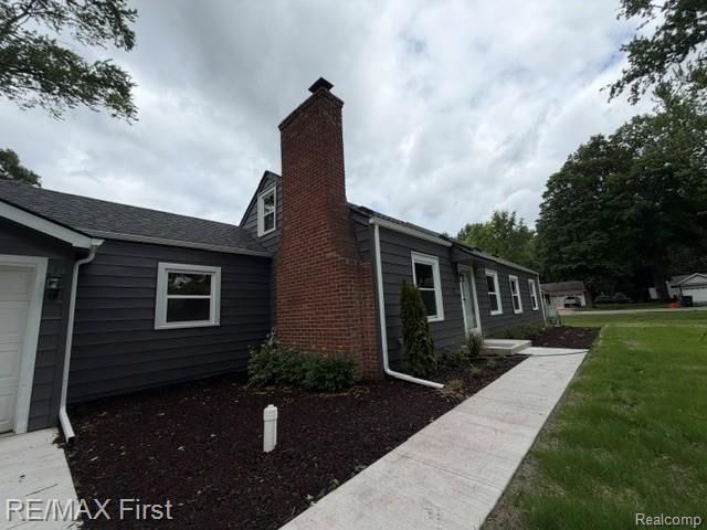 16045 Oporto Street, Livonia, MI 48154