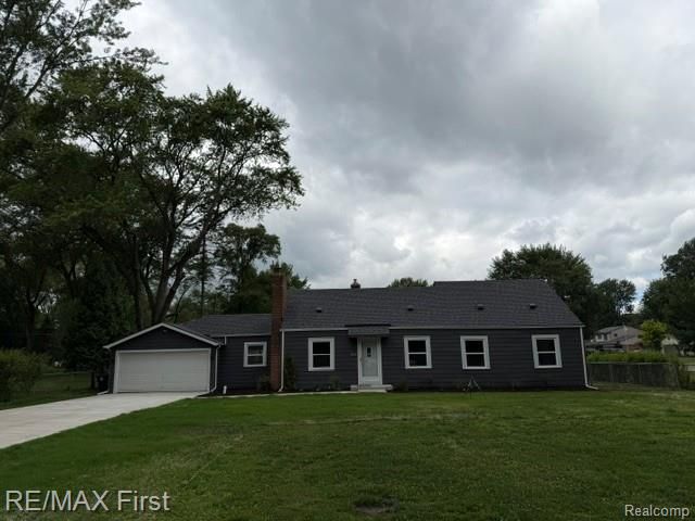 16045 Oporto Street, Livonia, MI 48154