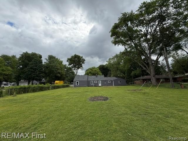 16045 Oporto Street, Livonia, MI 48154