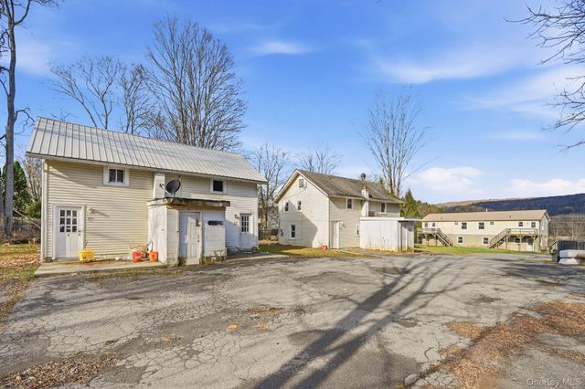 230-234 Vineyard Avenue 6, Highland, NY 12528