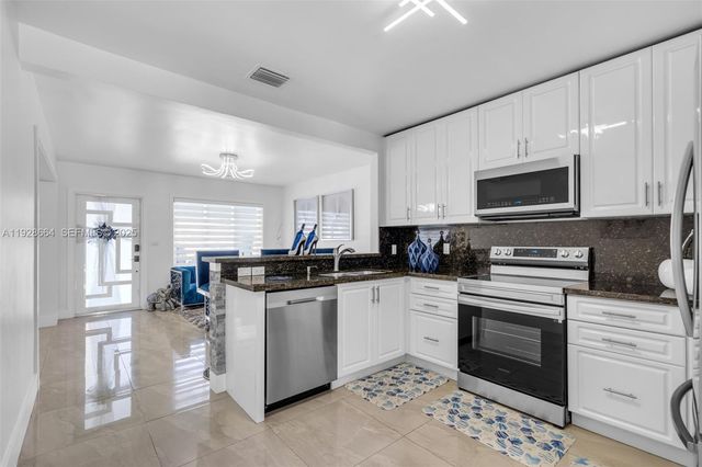 3130 NW 102nd St, Miami, FL 33147